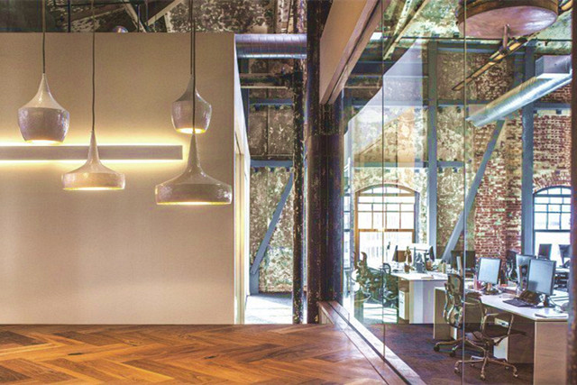 廣州辦公室裝修,loft辦公設計,廣州裝修設計公司,工業(yè)風格辦公設計.jpg