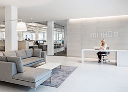 白與灰創(chuàng)意碰撞辦公室設(shè)計方案